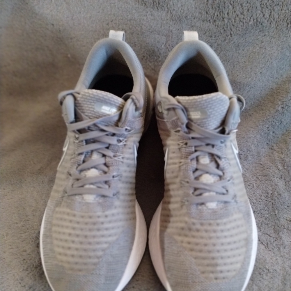 Nike Men's React Infinity Run Flyknit Size 10.5. - Picture 3 of 6